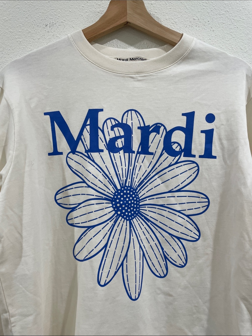 Mardi Mercredi Floral Graphic Long Sleeve Tee Cream & Royal Blue XS - Picture 4 of 7